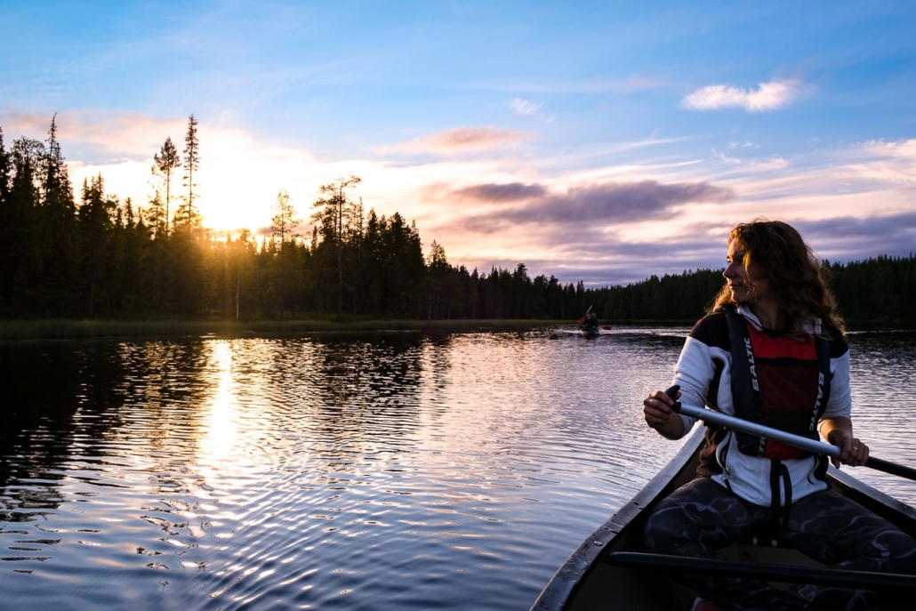 Reach the wilderness overnight by train – paddle at sunset in Salla